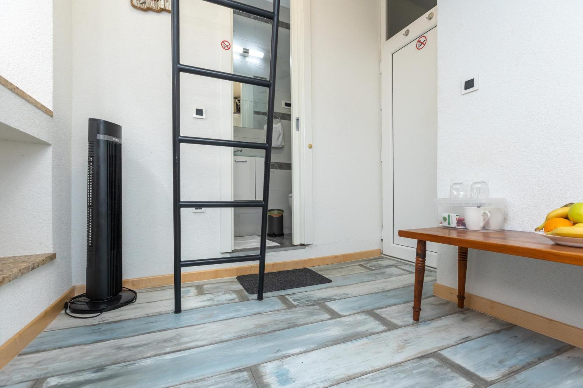 Apartment D Old Town Center *